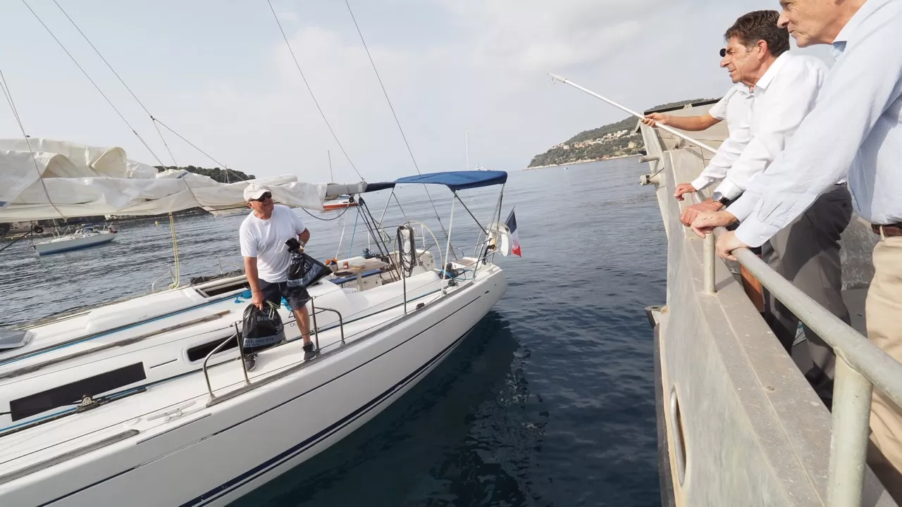 Opération rade propre à Villefranche-sur-Mer