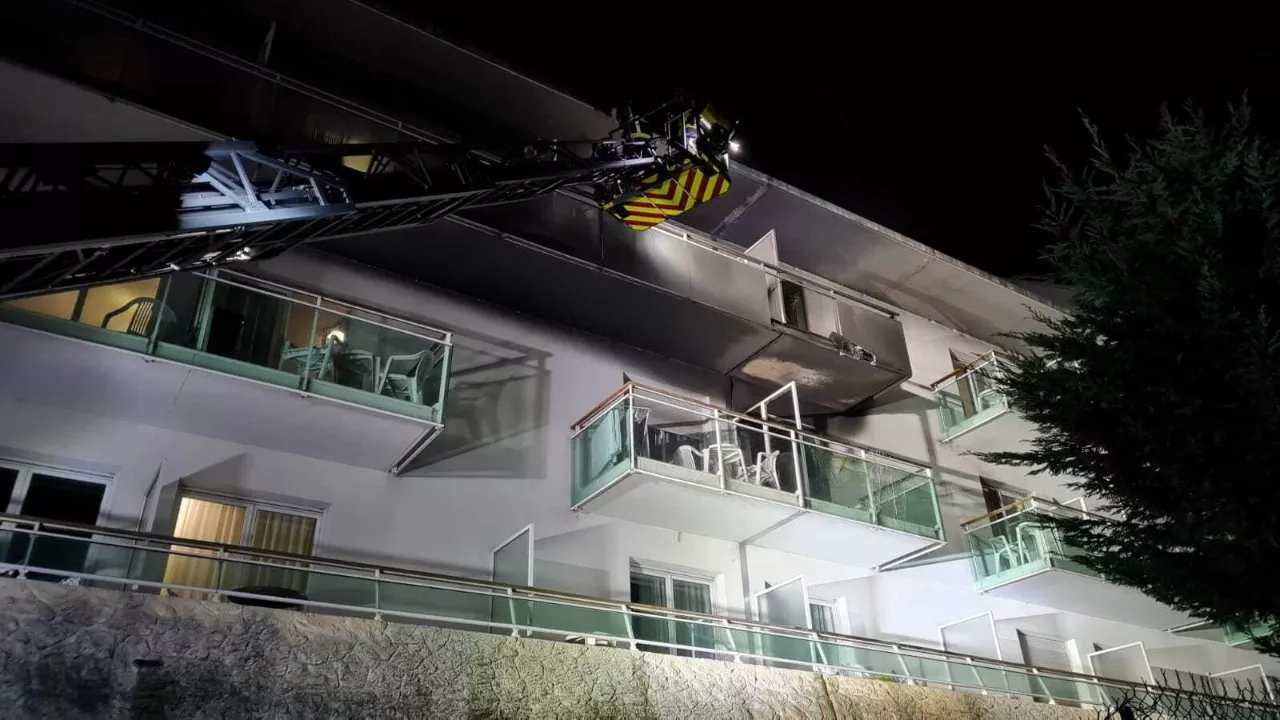 Une cinquantaine de personnes évacuées après un incendie à Antibes Une cinquantaine de personnes évacuées après un incendie à Antibes