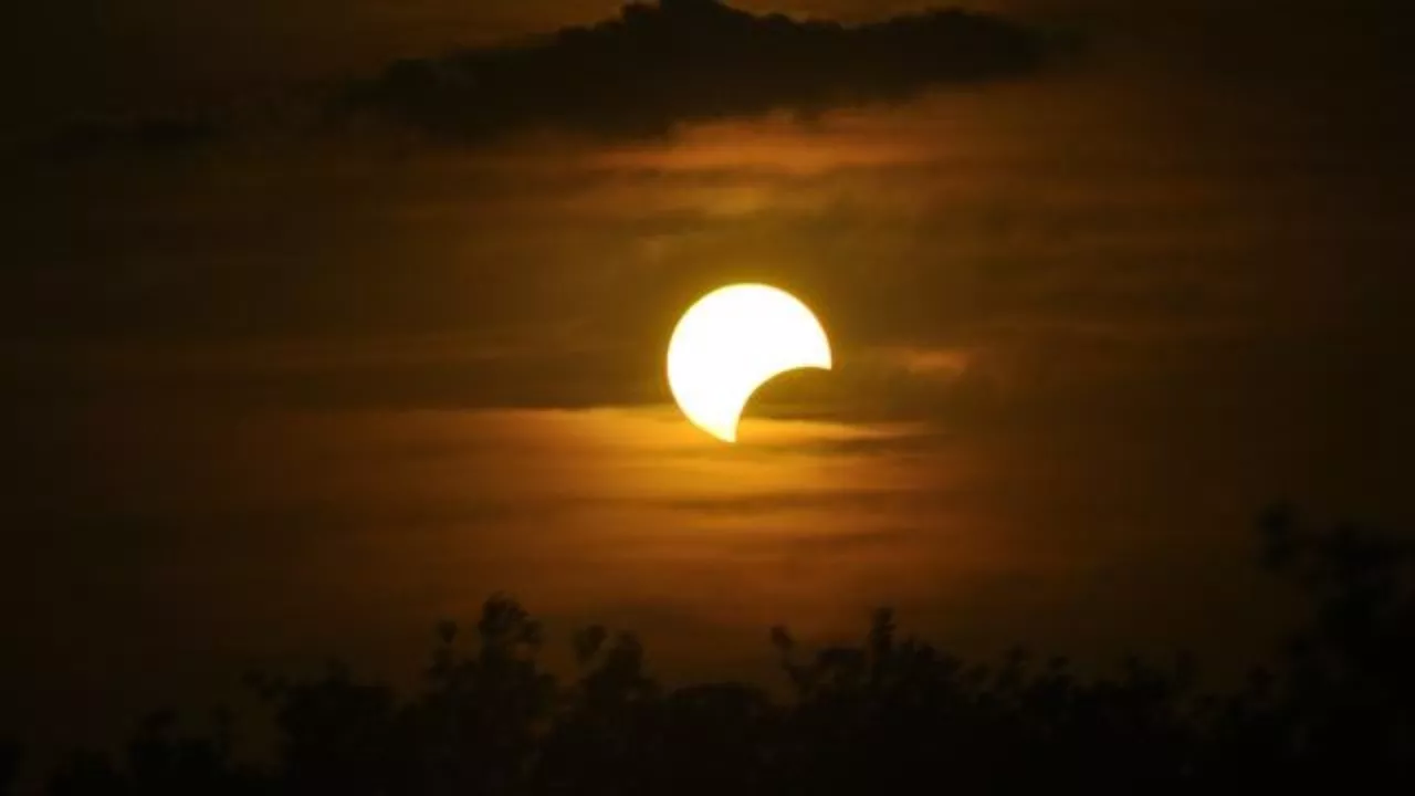 Ce vendredi, la plus longue éclipse lunaire du siècle est attendue ! Ce vendredi, la plus longue éclipse lunaire du siècle est attendue !