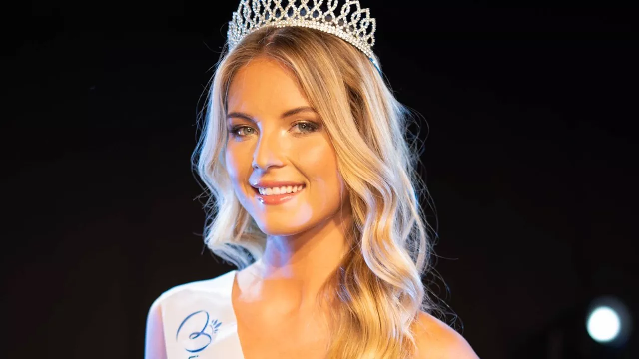 Découvrez les photos officielles des 29 candidates à l'élection Miss France 2022 Découvrez les photos officielles des 29 candidates à l'élection Miss France 2022