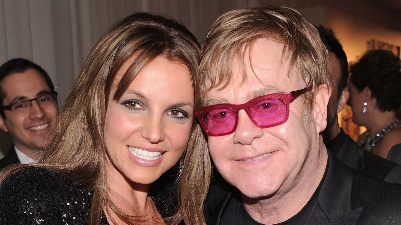 Britney Spears et Elton John offrent des images à leur collaboration (vidéo)