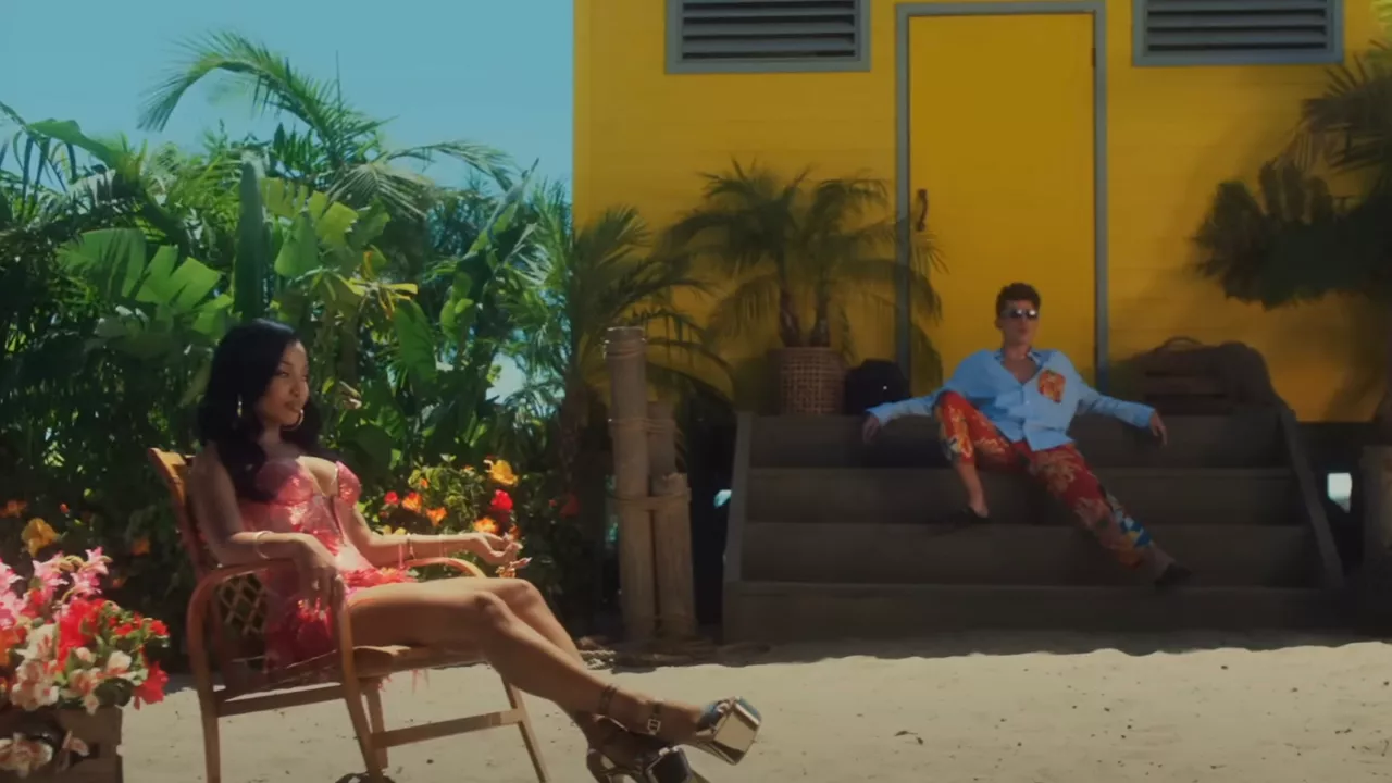 Calvin Harris et Charlie Puth prolonge l’été avec « Obessed » (vidéo)