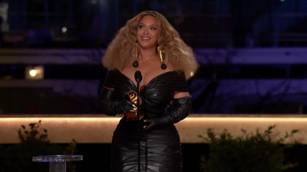 Découvrez "Break My Soul", le nouveau hit signé Beyoncé (vidéo) Découvrez "Break My Soul", le nouveau hit signé Beyoncé (vidéo)