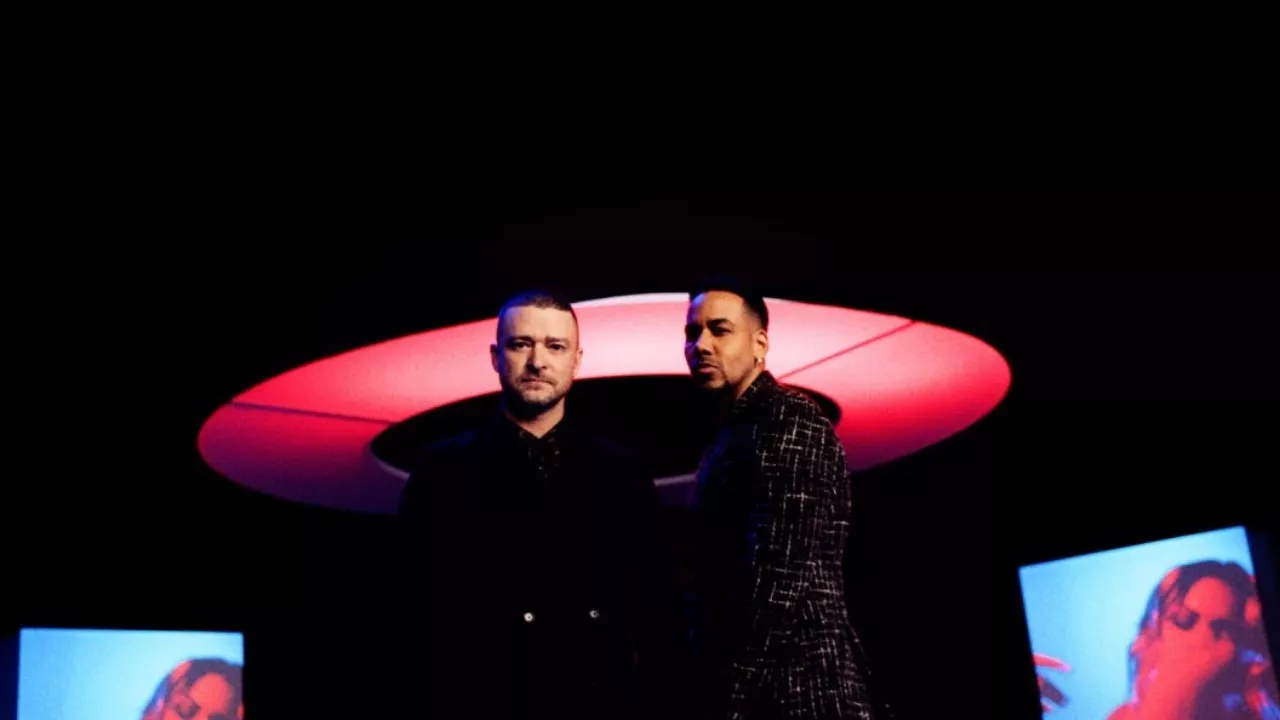 Justin Timberlake partage un duo avec le chanteur Romeo Santos (vidéo)