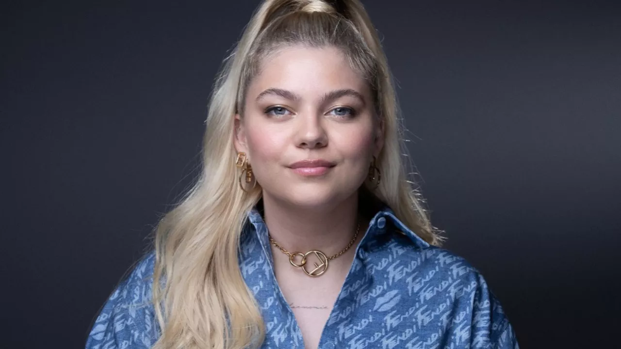 Louane se dévoile à coeur ouvert sur la santé mentale dans son nouveau single (vidéo) Louane se dévoile à coeur ouvert sur la santé mentale dans son nouveau single (vidéo)