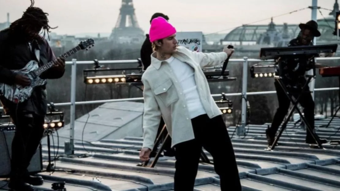 Justin Bieber dévoile par surprise son "Live From Paris" (vidéo)