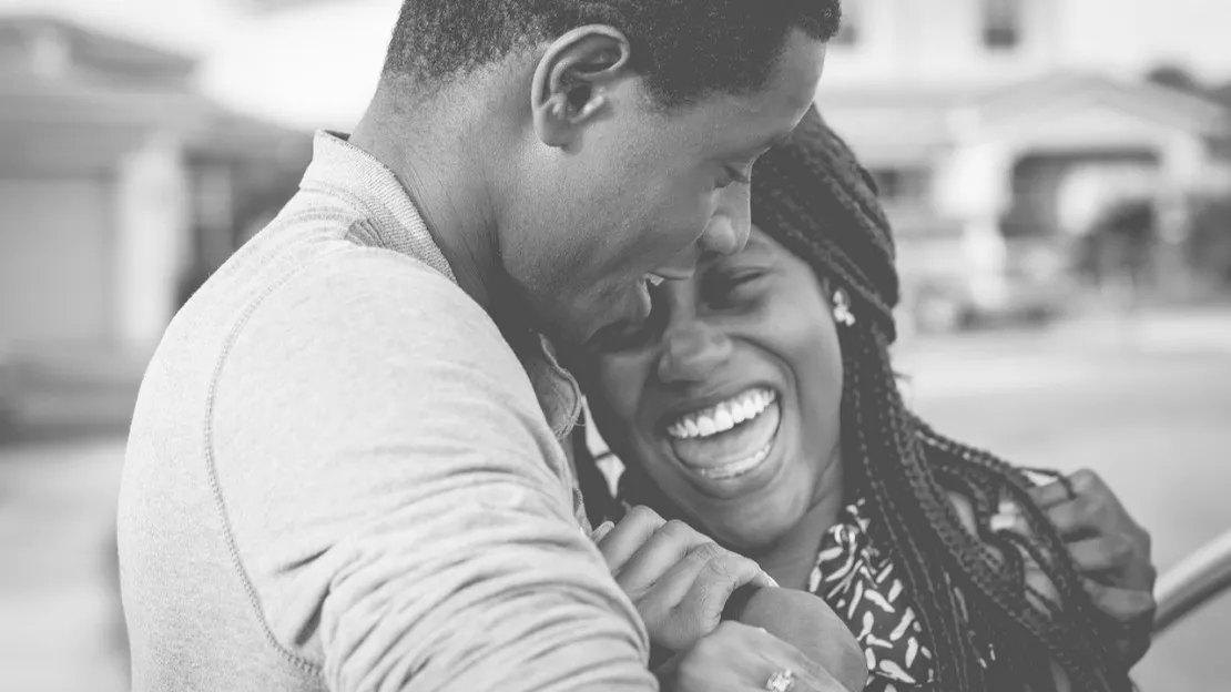 D'après une étude, se moquer de son partenaire permettrait de renforcer la relation !