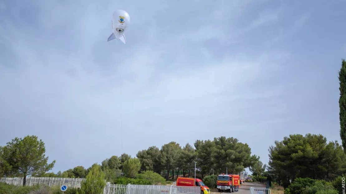 Un ballon à l'hélium pour lutter contre les feux de forêt en Paca