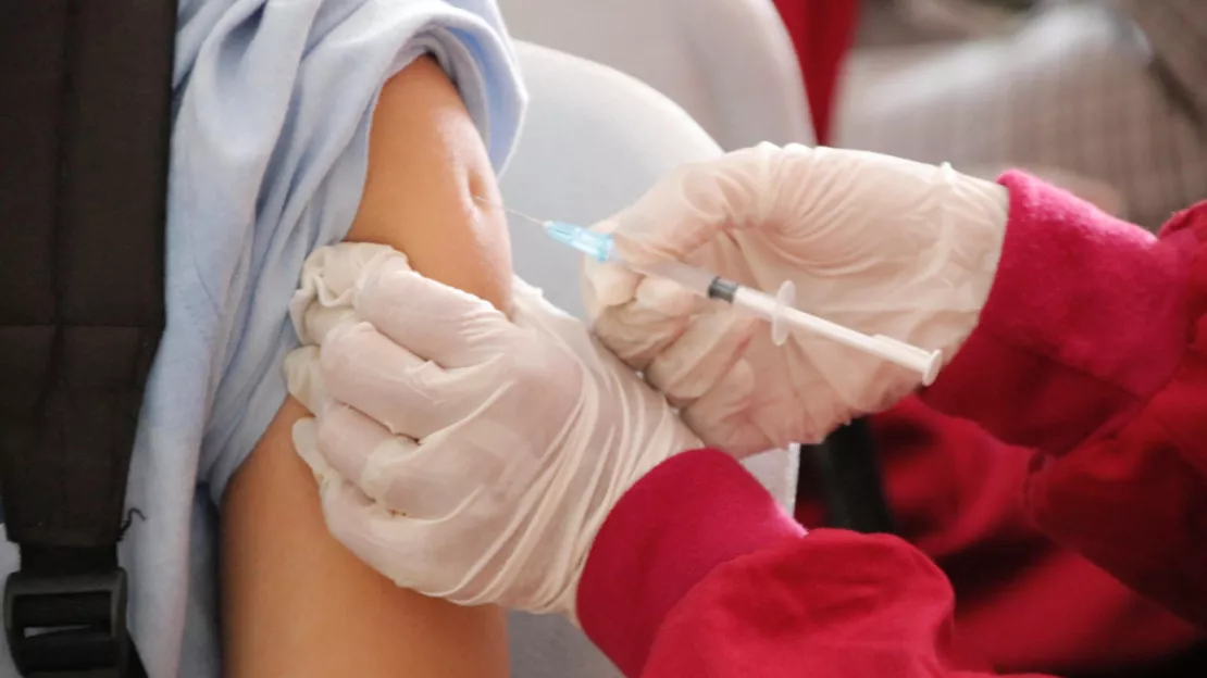 Covid 19 : des vaccins "bivalents" pour les personnes fragiles sur la Côte d'Azur