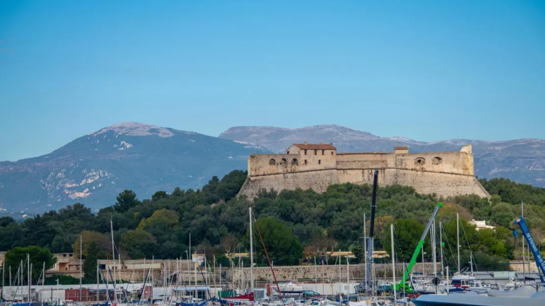 Des milliers de personnes à Antibes pour assister au passage de la flamme paralympique