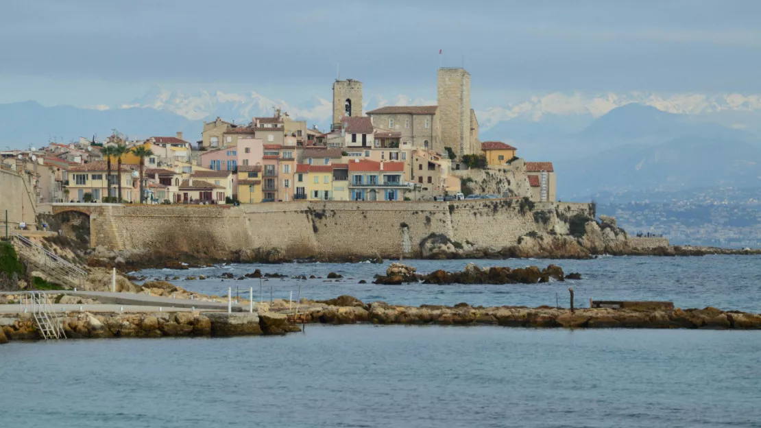 Des plages de la Côte d'Azur fermées en raison d'une bactérie