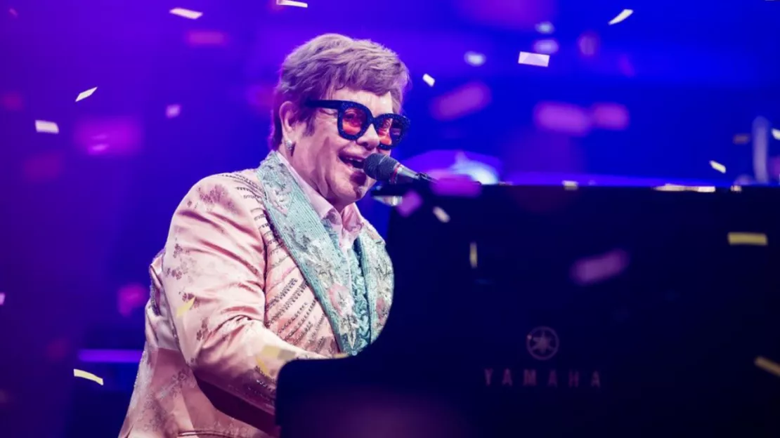 Elton John fait un retour surprise avec un documentaire !