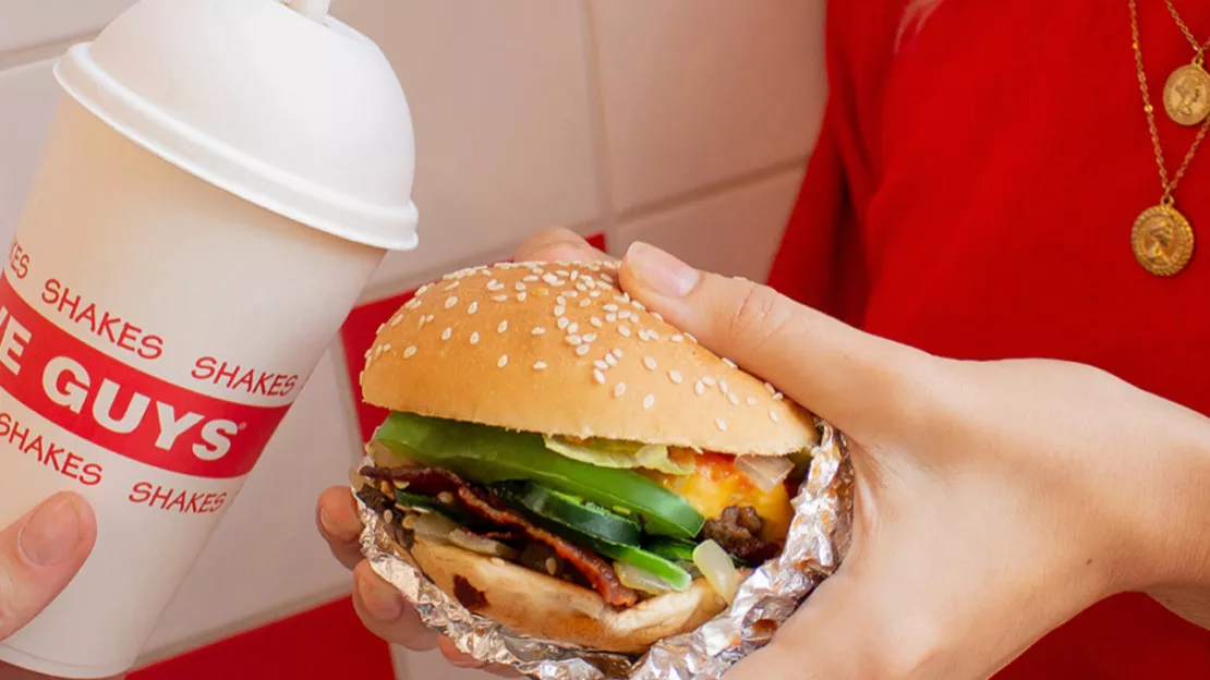 L’enseigne spécialisée dans les burgers « Five Guys » va ouvrir à Nice
