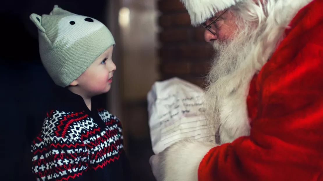 Les entreprises et les centres commerciaux à la recherche du père Noël