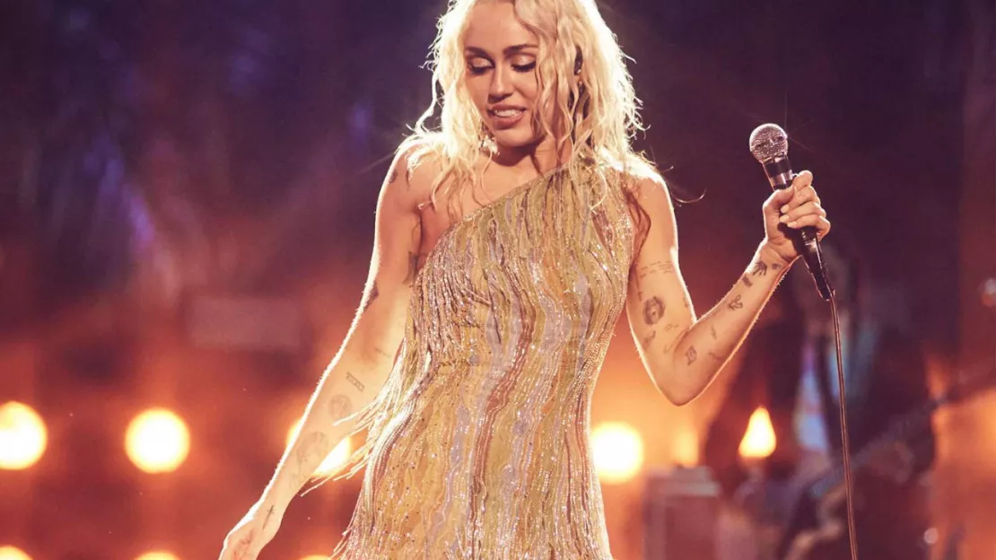 Miley Cyrus : "Flowers" devient 6ème du classement du Billboard Adult Pop Airplay !