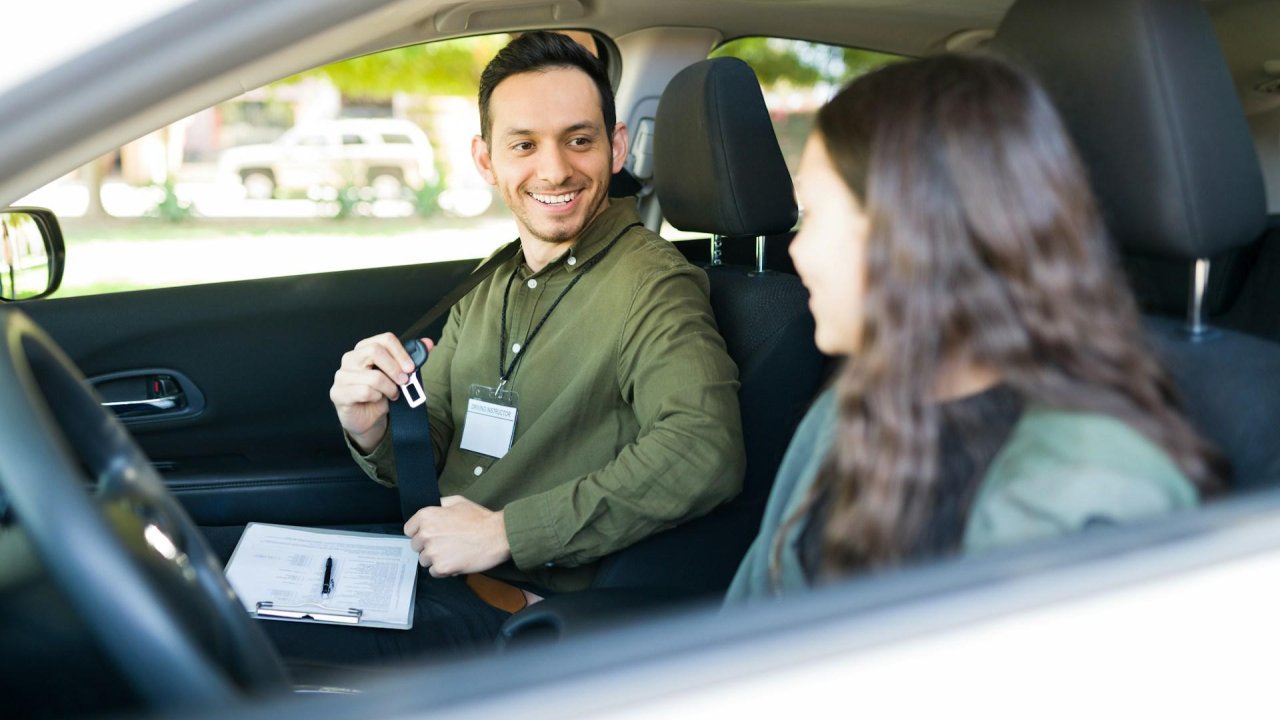 À Cannes, une bourse au permis contre un engagement citoyen