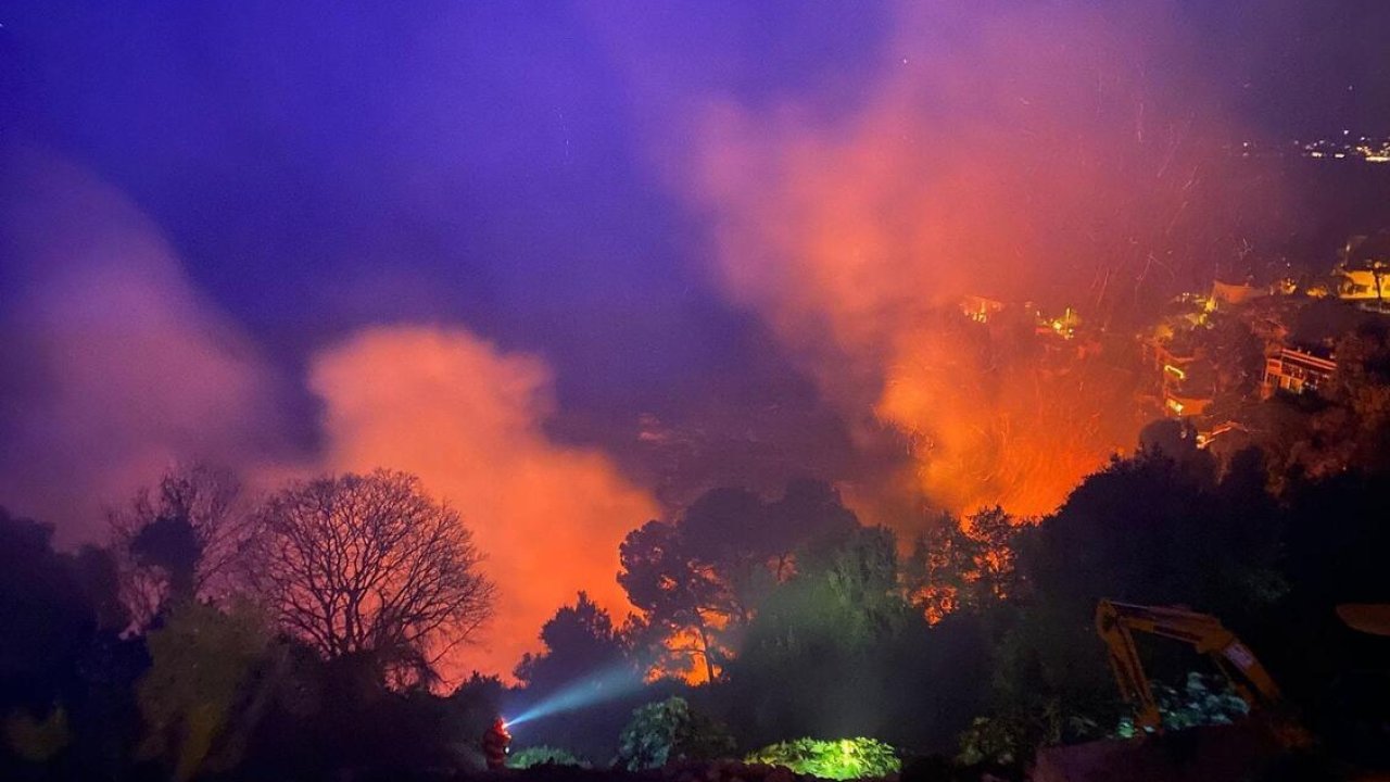 Cap-d’Ail : un feu de broussailles maîtrisé, 3 500 m² brûlés Cap-d’Ail : un feu de broussailles maîtrisé, 3 500 m² brûlés