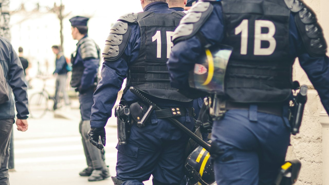 Deux CRS condamnés après l’agression d’un jeune homme à Nice Deux CRS condamnés après l’agression d’un jeune homme à Nice