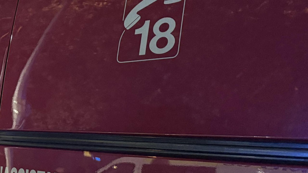 Grave accident à Caille : une jeune femme d’environ 20 ans décède, quatre blessés graves