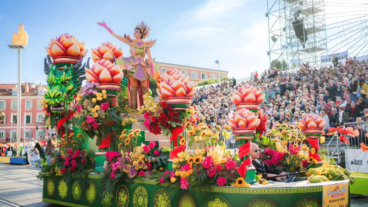 Le Carnaval de Nice 2026 bat un record d'affluence Le Carnaval de Nice 2026 bat un record d'affluence