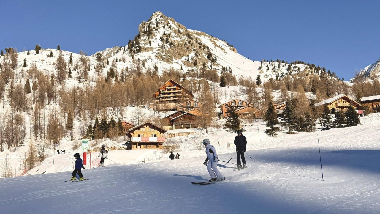 Neige abondante : les stations des Alpes-Maritimes signent un début de saison historique Neige abondante : les stations des Alpes-Maritimes signent un début de saison historique