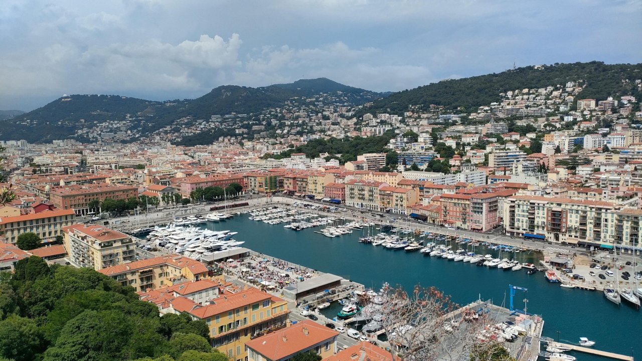 Nice : un marin d&eacute;c&egrave;de apr&egrave;s une agression sur le bord de mer