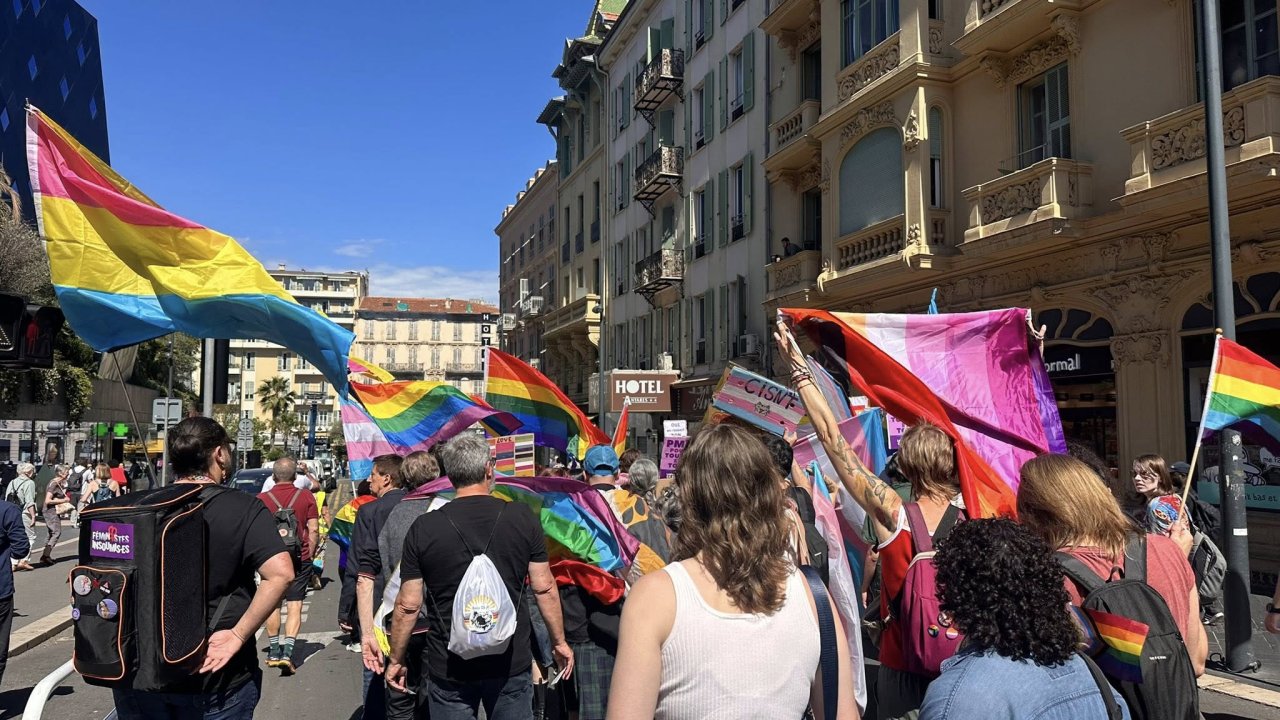 Nice : une marche LGBT+ haute en couleurs contre les discriminations Nice : une marche LGBT+ haute en couleurs contre les discriminations
