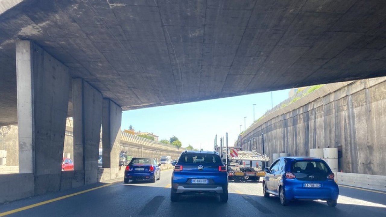 Pentecôte : week-end rouge sur les routes, gros bouchons attendus vers la Méditerranée Pentecôte : week-end rouge sur les routes, gros bouchons attendus vers la Méditerranée