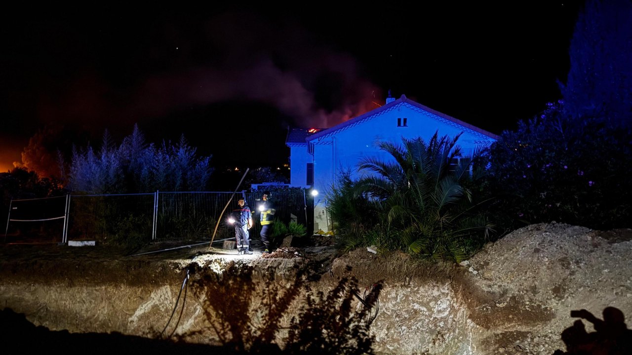 Un incendie de toiture maîtrisé à Mougins Un incendie de toiture maîtrisé à Mougins