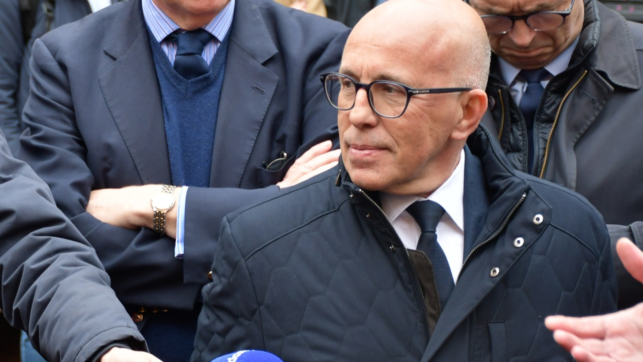 17 octobre à Nice : "Qu'ils aillent deux ans au trou !" Éric Ciotti réclame la prison ferme pour les casseurs 17 octobre à Nice : "Qu'ils aillent deux ans au trou !" Éric Ciotti réclame la prison ferme pour les casseurs