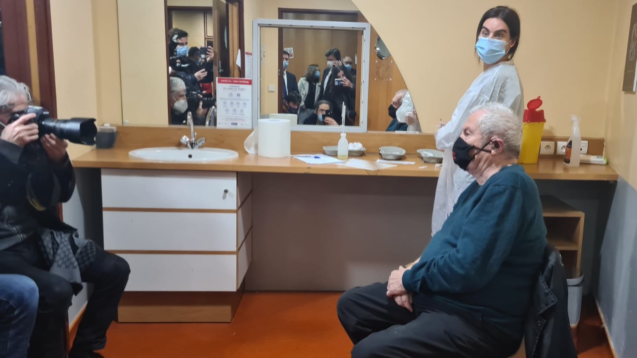 Une séance de vaccination très « people » à Nice