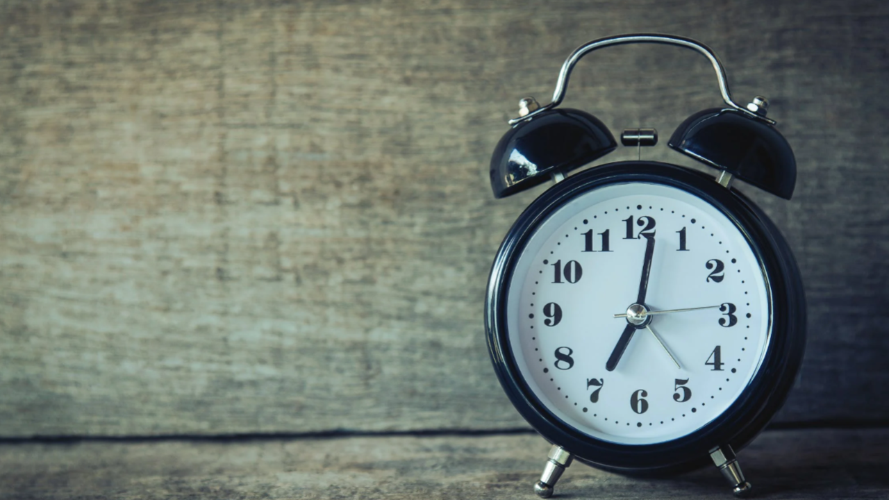 Insolite - Une employée perd 10% de son salaire pour être partie 2 minutes en avance ! Insolite - Une employée perd 10% de son salaire pour être partie 2 minutes en avance !