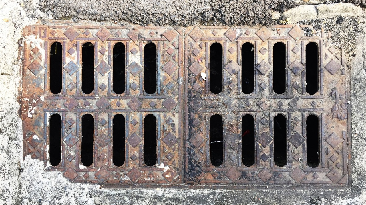 Cannes se lance dans la traque souterraine du covid