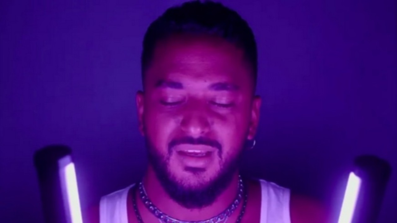 Slimane reprend le titre le Louane "Si t&eacute;tais l&agrave;" (vid&eacute;o)