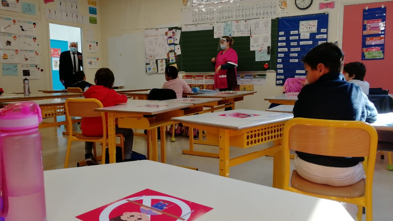 Les élèves de l'école Ronchèse à Nice se préparent au télétravail