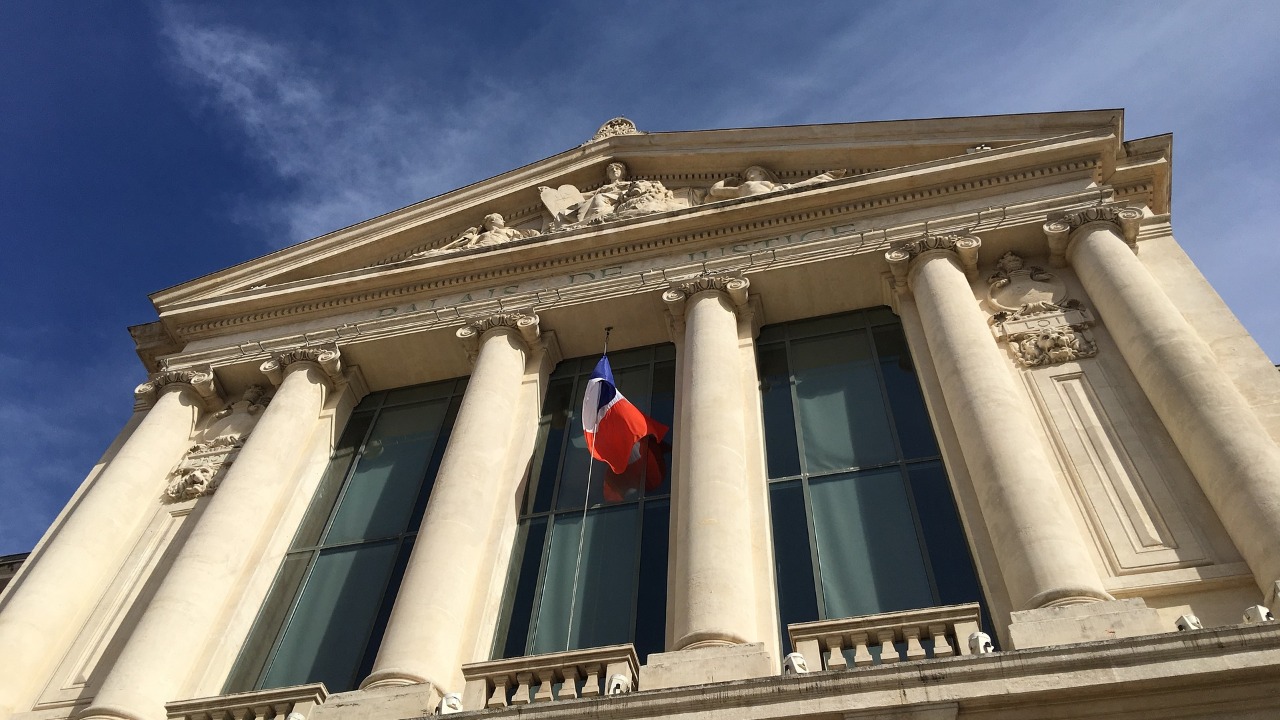 A Nice, la place du Palais de Justice évacuée A Nice, la place du Palais de Justice évacuée