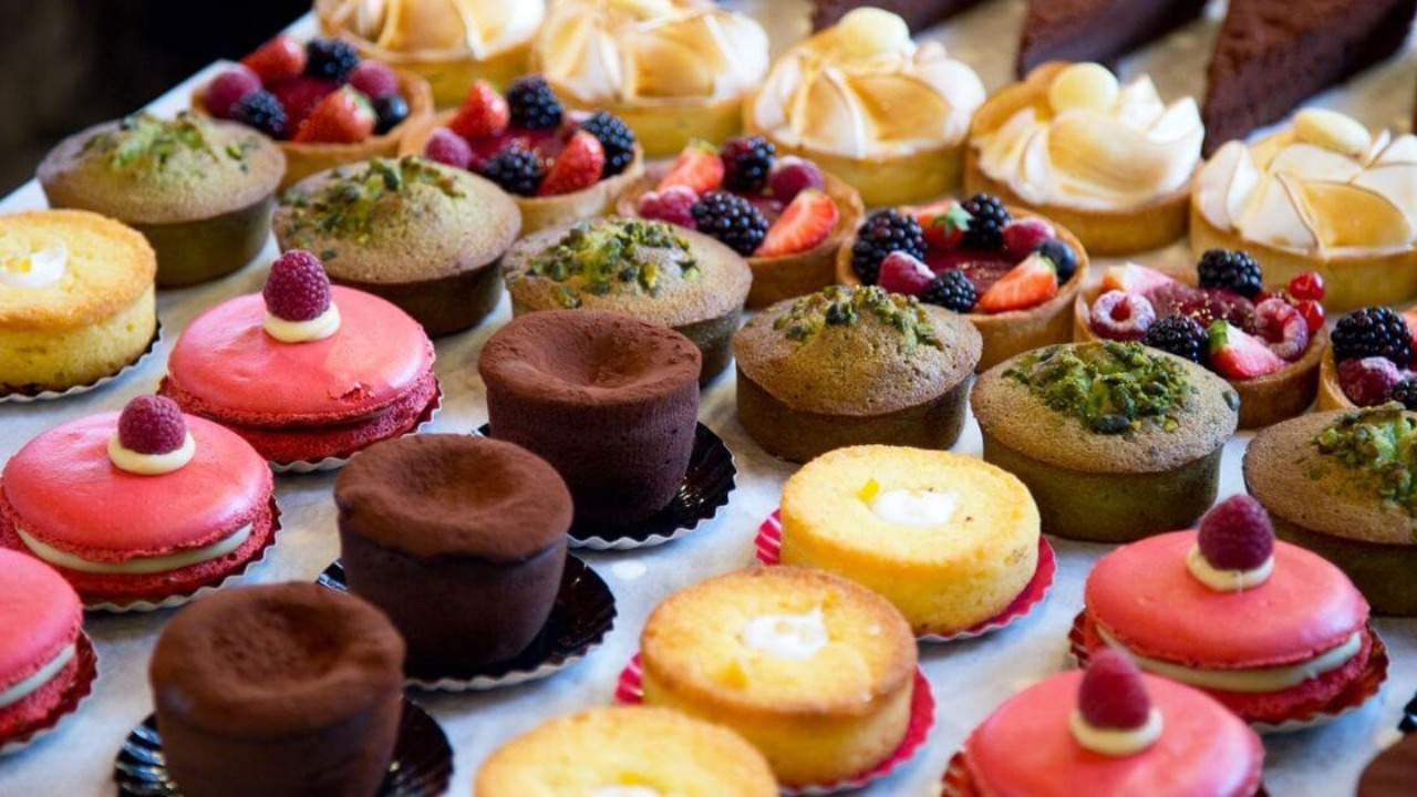 Job de rêve - Soyez payé(e) pour manger des pâtisseries près de Nice !