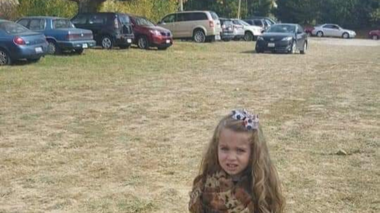 Illusion d'optique - Que s'est-il passé avec les jambes de cette fillette ? (photo) Illusion d'optique - Que s'est-il passé avec les jambes de cette fillette ? (photo)