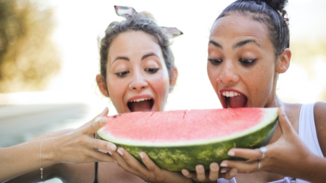 Manger bruyamment rendrait le goût de la nourriture meilleur ! Manger bruyamment rendrait le goût de la nourriture meilleur !