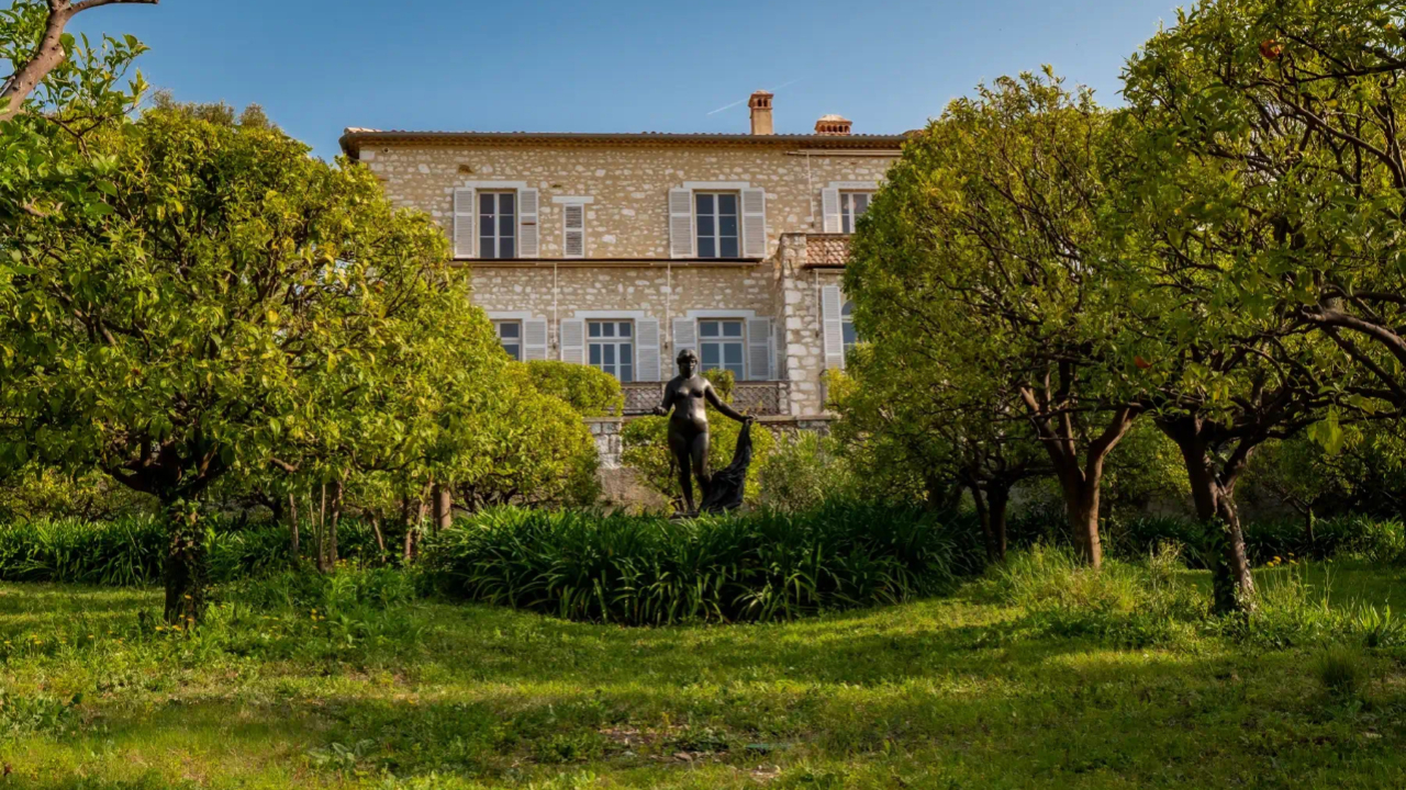 Cagnes-sur-Mer : quatre tableaux d&eacute;rob&eacute;s au mus&eacute;e Renoir, les cambrioleurs en abandonnent un dans leur fuite