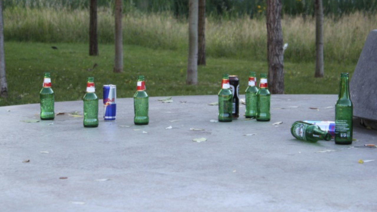 Christian Estrosi veut interdire la vente d'alcool après 20h dans trois quartiers de Nice Christian Estrosi veut interdire la vente d'alcool après 20h dans trois quartiers de Nice