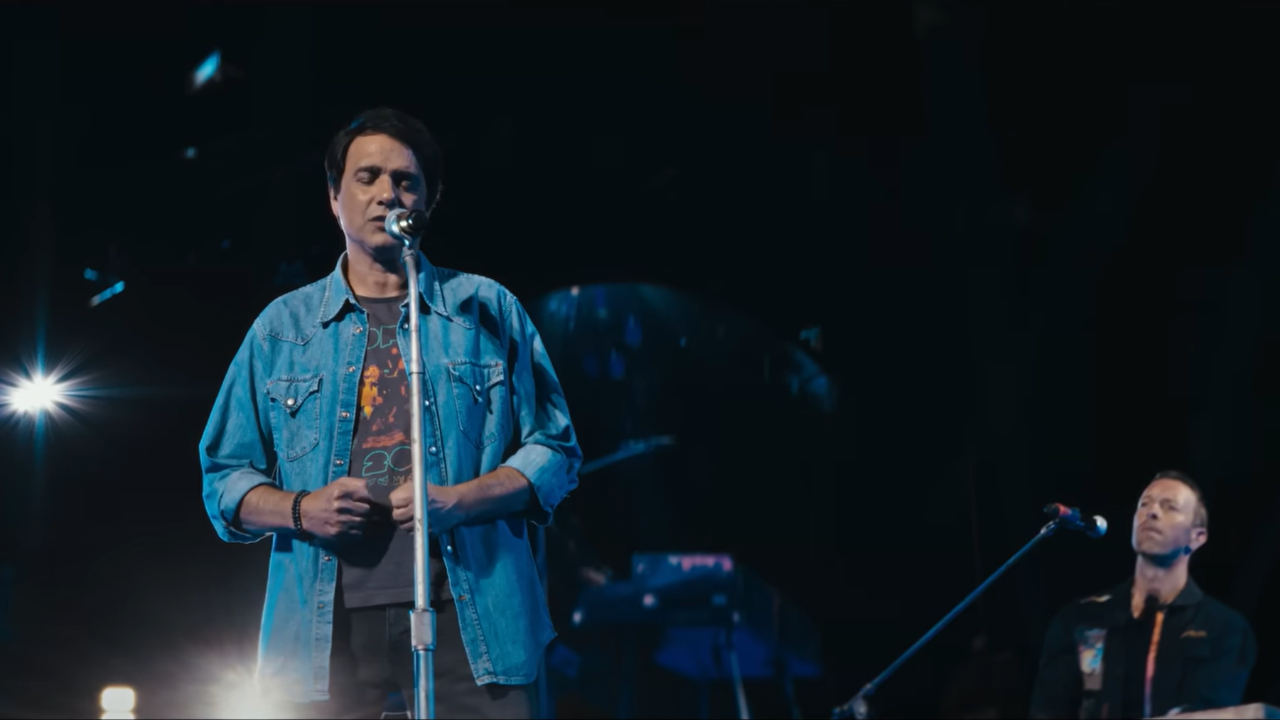 Coldplay sort le clip de "The Karate Kid" avec une tête bien connue Coldplay sort le clip de "The Karate Kid" avec une tête bien connue