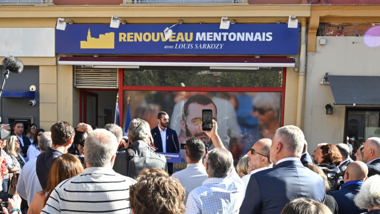 Contraire au Code électoral, le portrait de Louis Sarkozy retiré de sa permanence à Menton Contraire au Code électoral, le portrait de Louis Sarkozy retiré de sa permanence à Menton