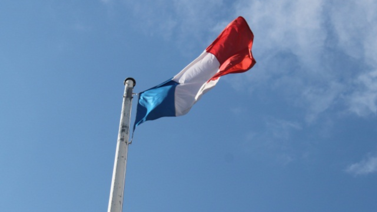 Drapeau français, Marseillaise : Eric Ciotti donne sa vision de la rentrée scolaire à Nice Drapeau français, Marseillaise : Eric Ciotti donne sa vision de la rentrée scolaire à Nice