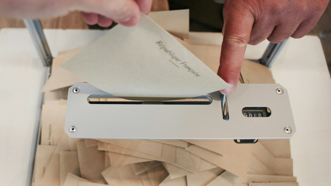 Élections européennes : les petits partis composent avec un budget restreint Élections européennes : les petits partis composent avec un budget restreint