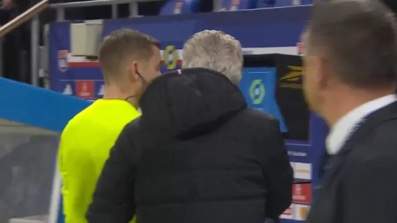 Il avait critiqu&eacute; l'arbitrage d'OL-Nice : Jean-Pierre Riv&egrave;re suspendu