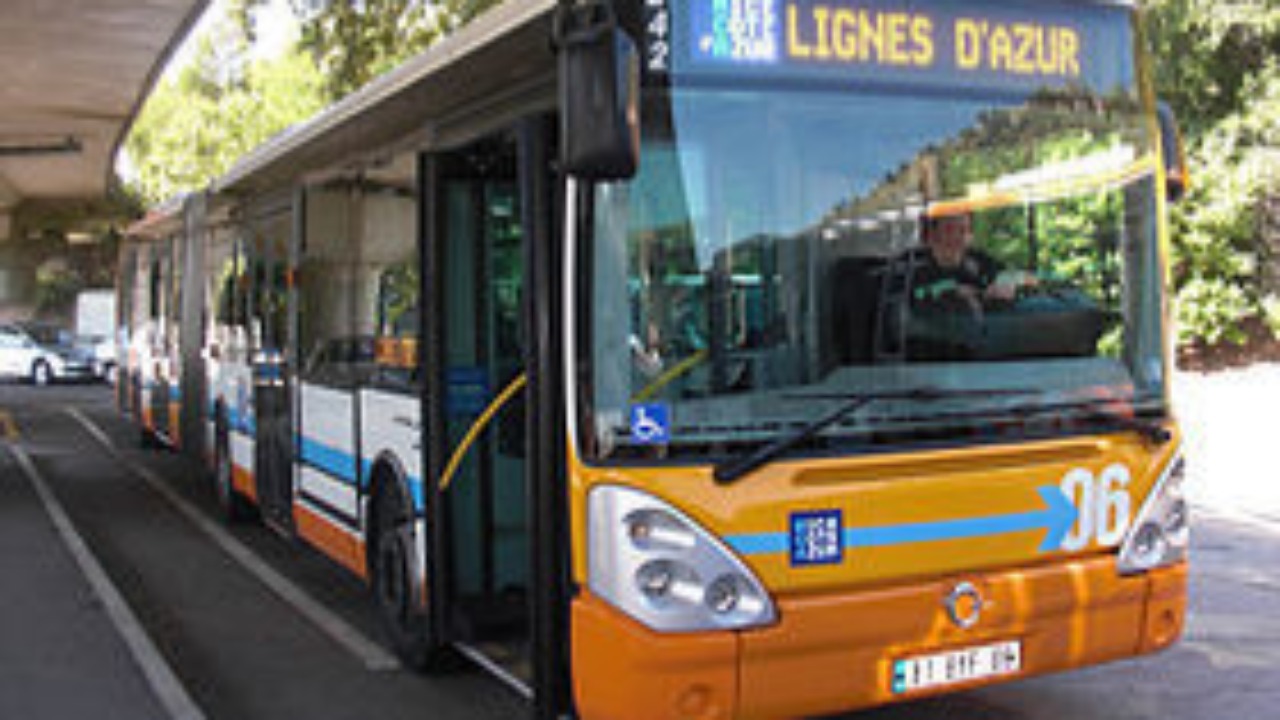 La Métropole Nice-Côte d'Azur se mobilise pour l'accueil des Ukrainiens La Métropole Nice-Côte d'Azur se mobilise pour l'accueil des Ukrainiens