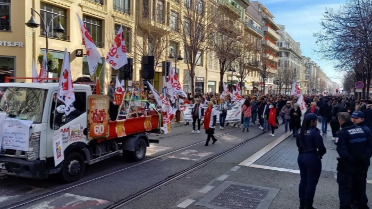 La mobilisation contre la r&eacute;forme des retraites fl&eacute;chit mais ne rompt pas