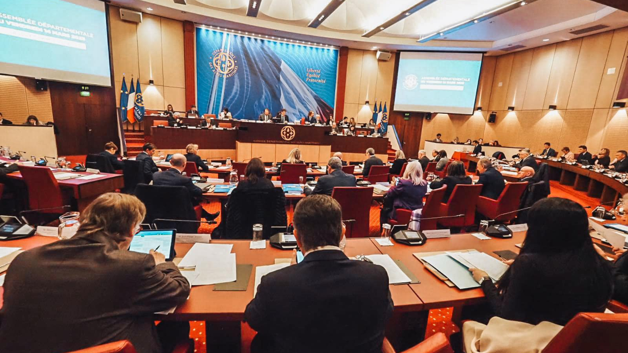 Le conseil départemental des Alpes-Maritimes prévoit 54 millions d'euros d'économies pour 2025