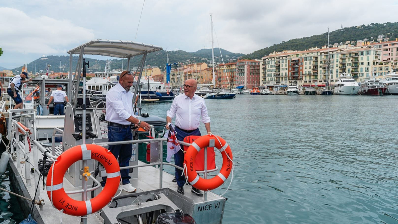 Le NICE VI : la mairie lance son nouveau bateau dépollueur “dernière génération” Le NICE VI : la mairie lance son nouveau bateau dépollueur “dernière génération”